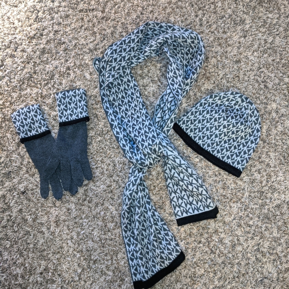 Michael Kors Scarf Set (3pcs)